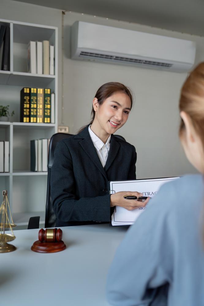 What to Expect from an Injury Lawyer Fontana Consultation