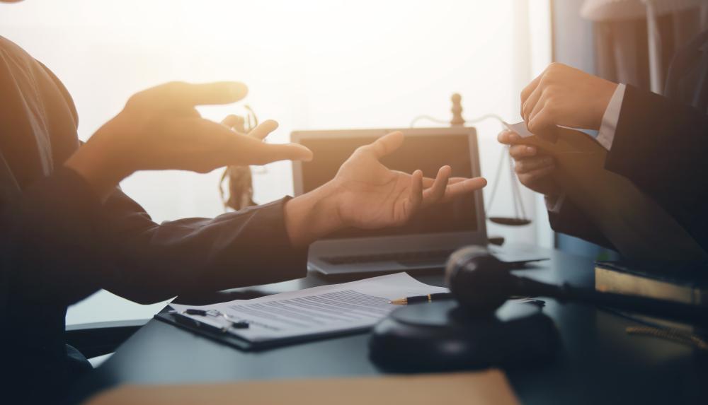 How a Corporate Disputes Lawyer Medellin Can Benefit Your Business