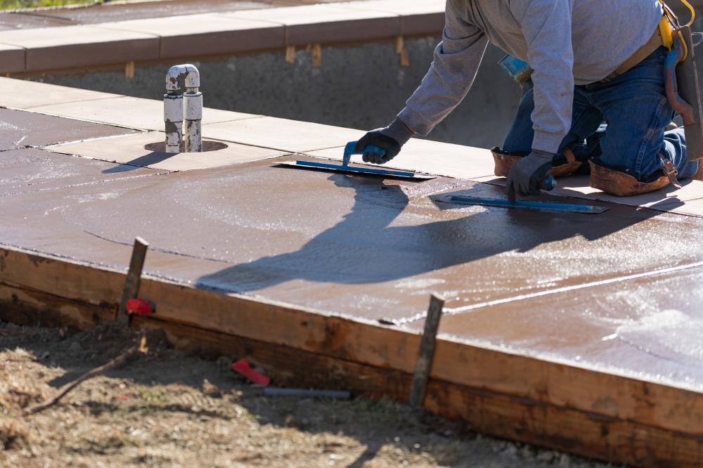 The Benefits of Fiberglass Versus Concrete Pools