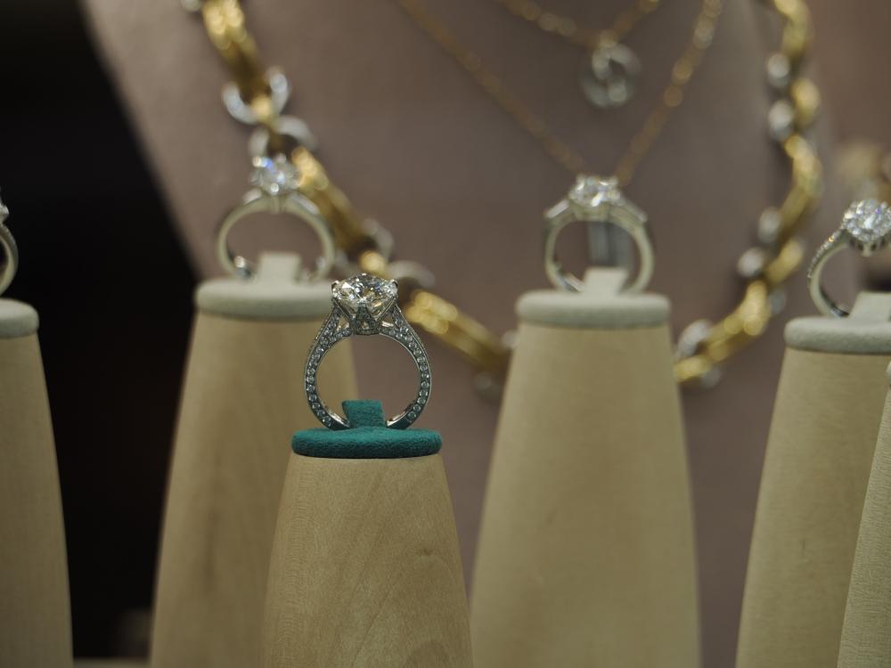 What Should You Know Before Pawning Diamonds in NYC?