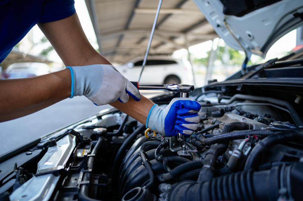 What Are Common Challenges in Automotive Body Shop Repair Santa Monica?