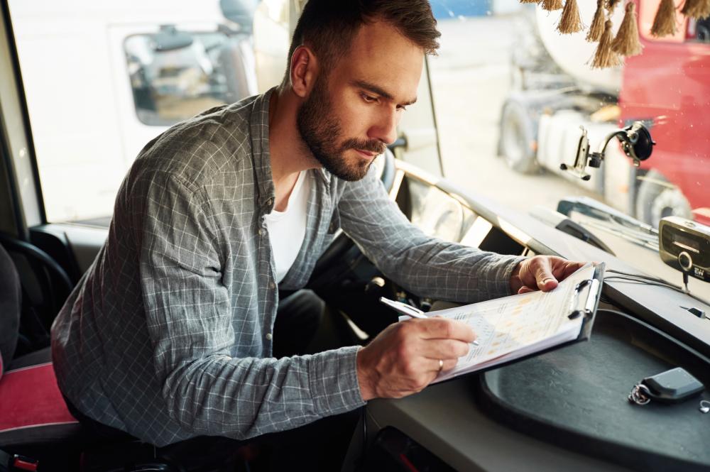 How Do I Choose the Best Truck Driving School?