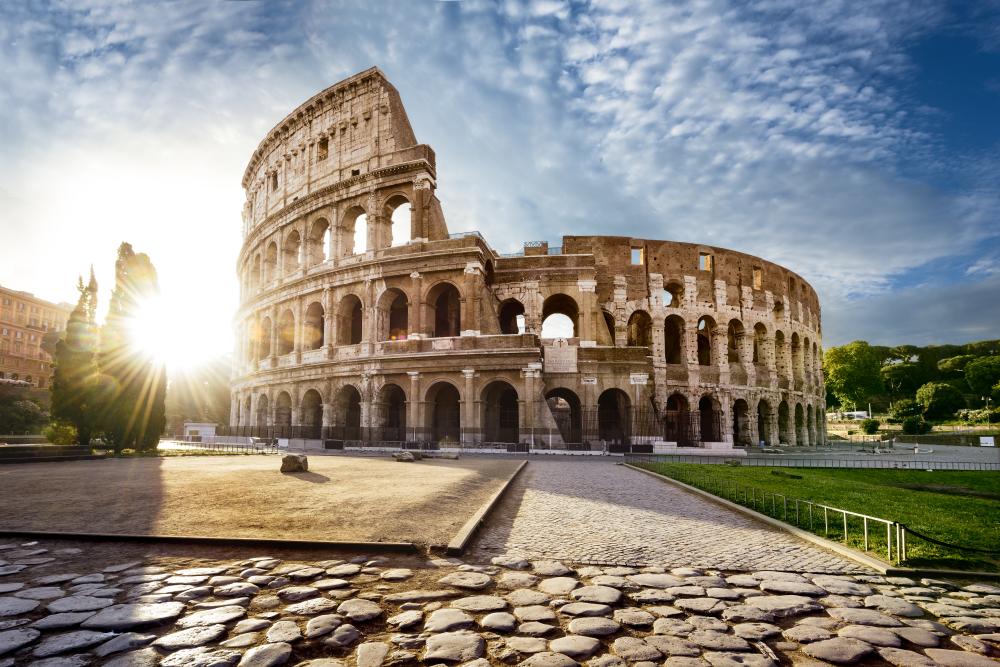 How Do Frequent Flyers Get Cheap Tickets to Europe?